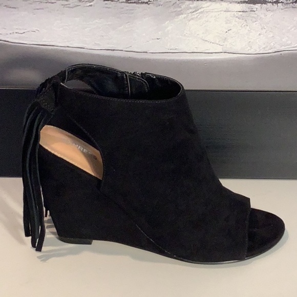 Express Black Faux Suede Wedge Heel Open Toe Fringe Boho Shoe Bootie Sz 9 - Picture 4 of 12